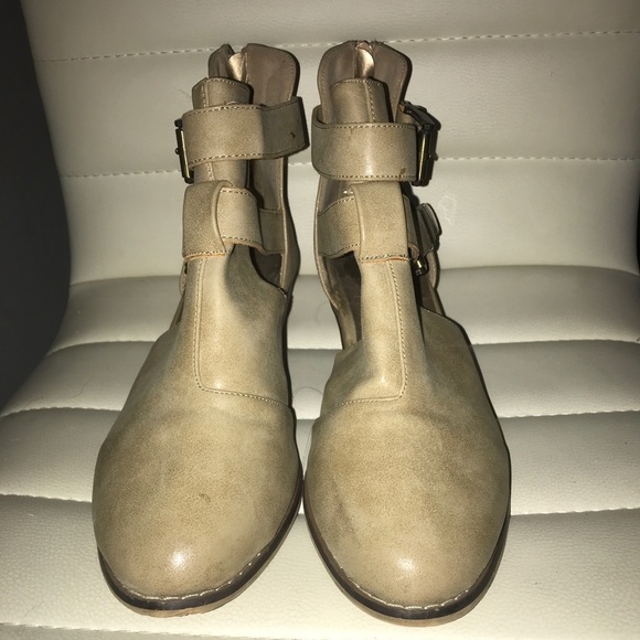 Tan booties - Picture 2 of 3